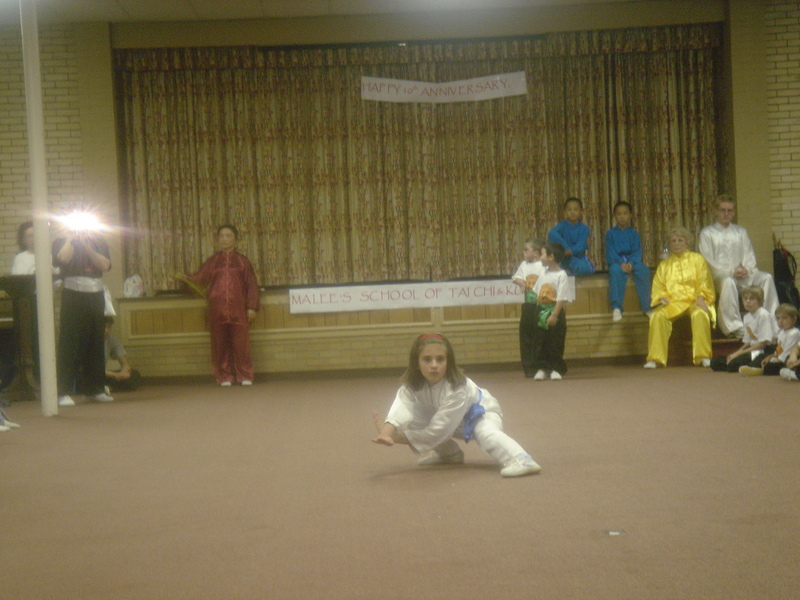 Image: /media/?path=/sports/Kung Fu/2004-10-02 Malee's School 10th Anniversary/DSC03523.JPG